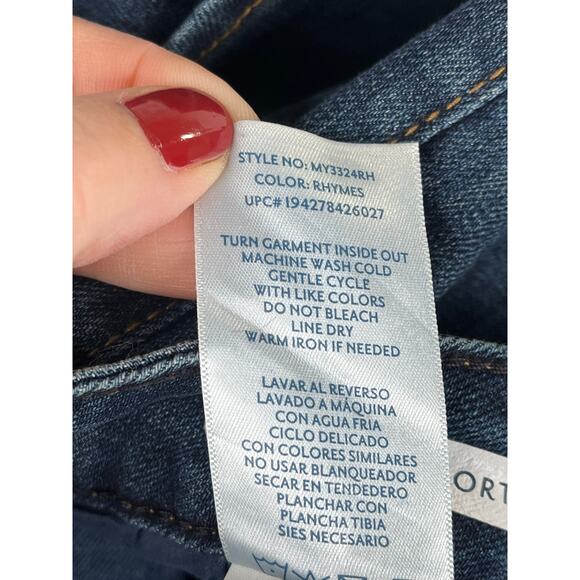 Seven7 Weekend denim short, size 10 EUC - Picture 4 of 10